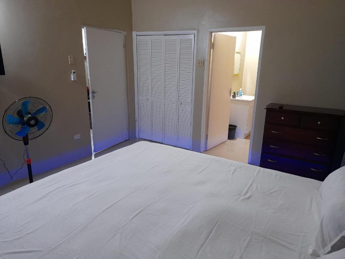 בלאק ריבר Loodik Vacation Home Brompton Manor מראה חיצוני תמונה