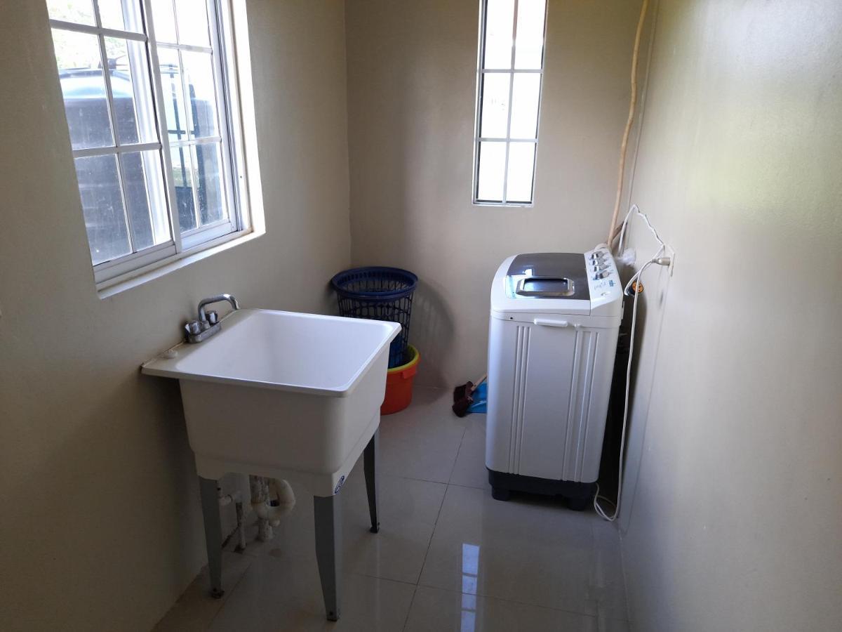 בלאק ריבר Loodik Vacation Home Brompton Manor מראה חיצוני תמונה